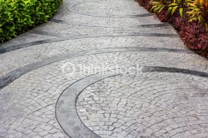 What is the Difference Between Stone Veneer and Traditional Stone?